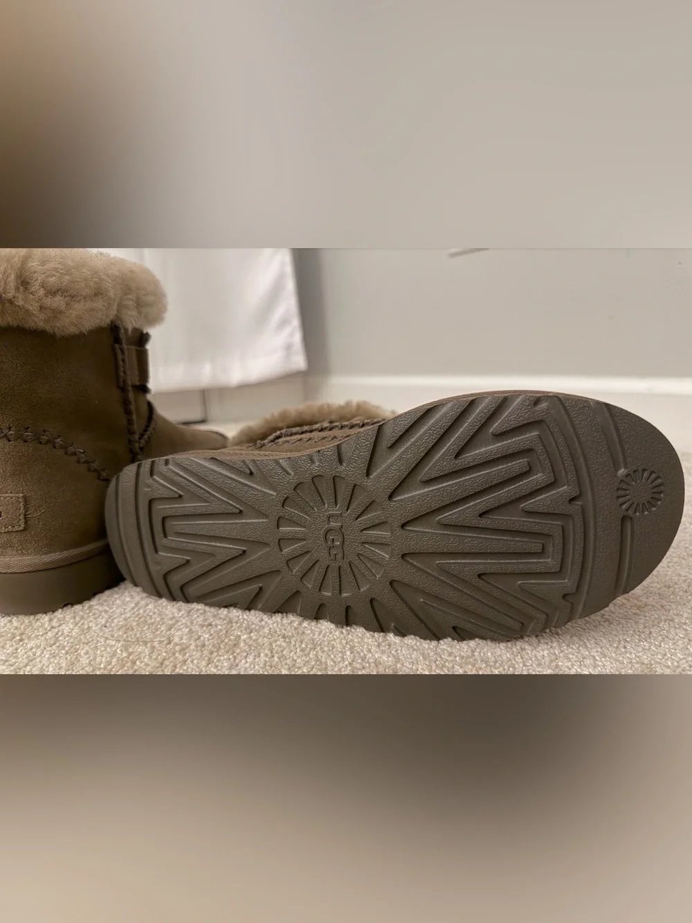 UGG Classic Mini Alpine Boots Hickory Size 9 NWOB